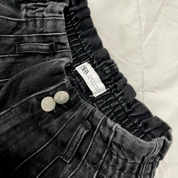 Black Fitted High-Waist Vintage Denim Shorts - Picture 3 of 3